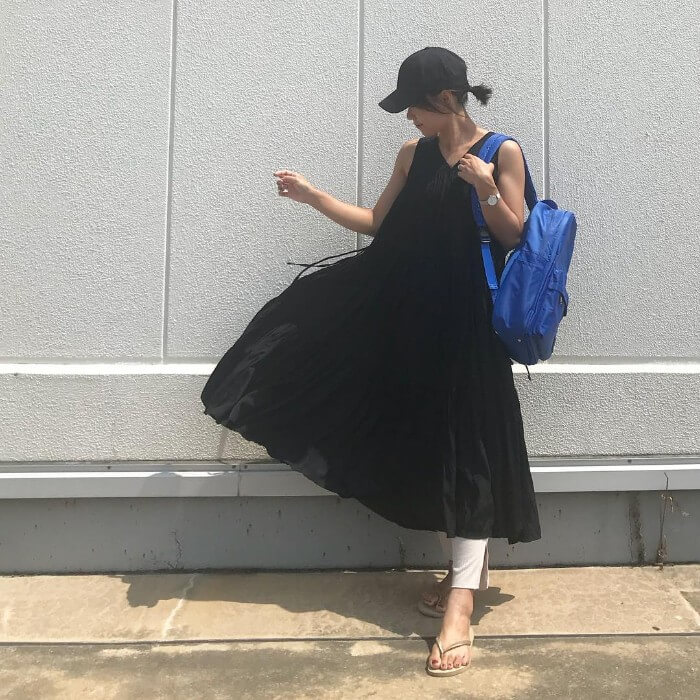 黒キャップ レディースコーデ 18選 どんなスタイルもこなれ感たっぷりに Mine