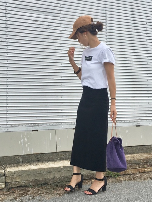 スウェットスカート コーデ 19選 季節別お手本スタイルで賢く着回し Mine