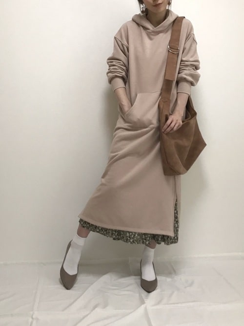 ロングパーカー コーデの作り方 19選 大人のタイプ別着こなしテクニック Mine ロングパーカー コーデの作り方 19選 大人のタイプ別着こなしテクニック Mine