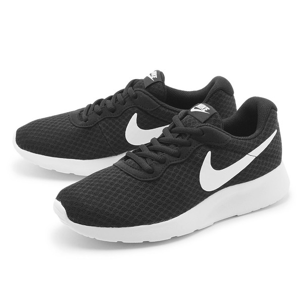 ナイキ スニーカーコーデ12選 安定の高機能 ハイセンスブランド Mine Line News