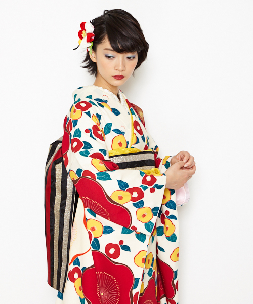 ショートヘアさん必見 結婚式のお呼ばれヘアアレンジは簡単にかわいくが鍵 Mine Line News