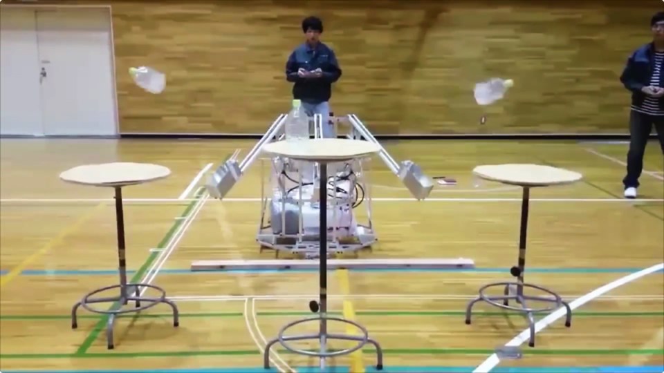 あの「ボトル投げ」を高専生がロボットで完全再現！（bouncy）