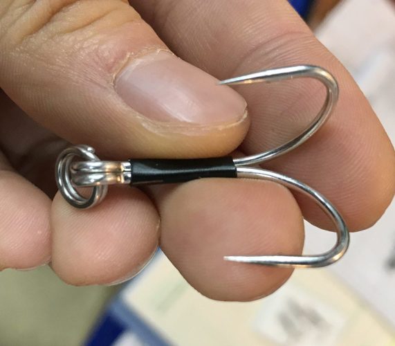 可動域が広くてバレにくい がまかつのツインフック