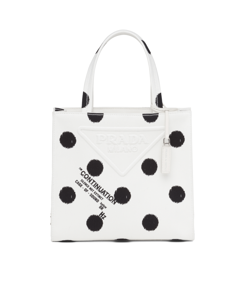 ミウッチャ プラダとラフ シモンズの初共同コレクションが 伊勢丹新宿店 のポップアップに登場 Ginza Line News