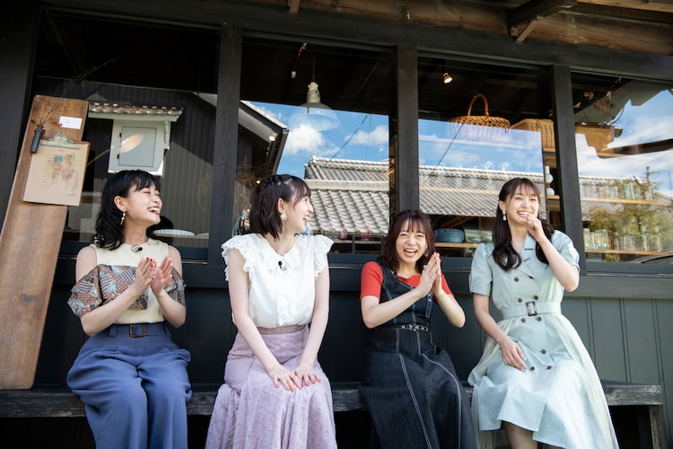 やくならマグカップも 1話で姫乃が陶芸に挑戦 実写パートでは声優陣が軒下で談笑 コミックナタリー Line News