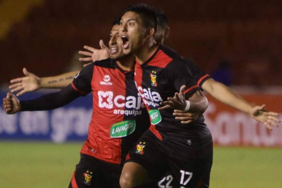 また我々を驚かせる バルサfwスアレス 超絶ヒール弾 再現 で世界反響