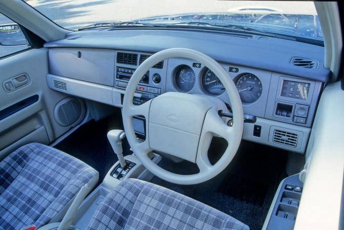 ニッポンの名車 現在のsuv人気を先取り ドラえもんのcmでも話題の日産ラシーン Web Cartop Line News