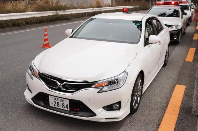 覆面パトカーは役割で3種類が存在 アンテナやミラーなどの装備以外の意外な特徴とは Web Cartop Line News 覆面パトカーは役割で3種類が存在 アンテナやミラーなどの装備以外の意外な特徴とは Web Cartop Line News