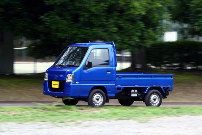 悪燃費ゆえの巨大胃袋 バカでかいガソリンタンク容量をもつ国産乗用車４選 Web Cartop Line News