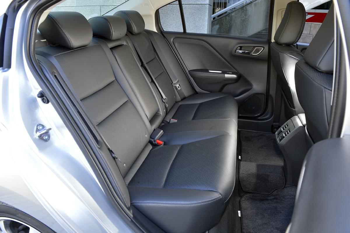 乗車定員だけで選ぶと後悔必至 クルマをフル乗車で使う人が見るべき本当のポイント６選 Web Cartop