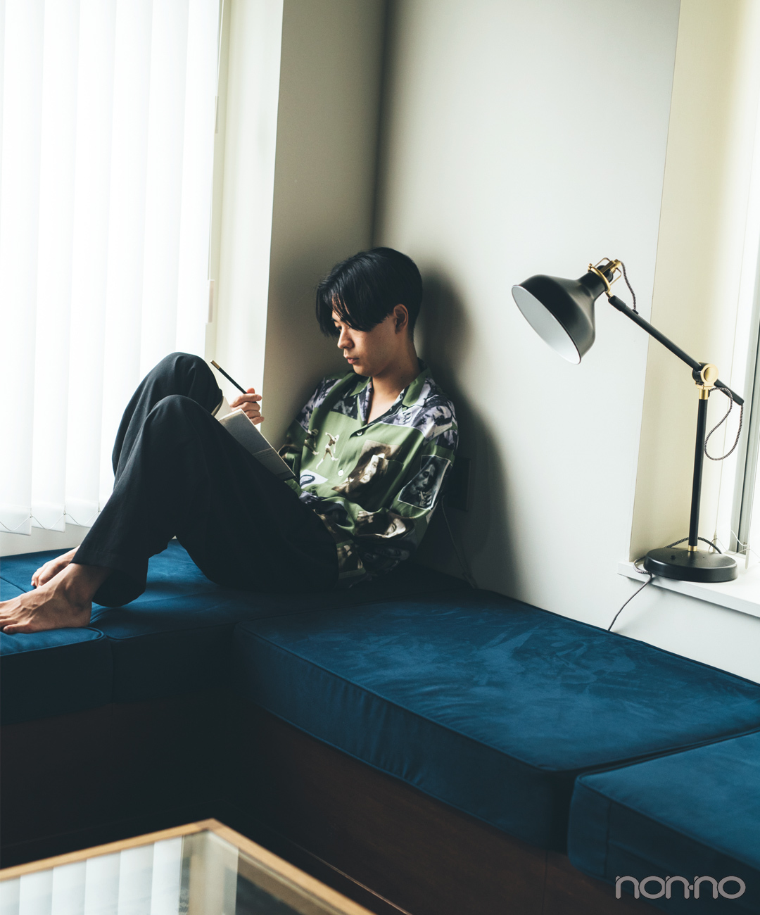 すべてのイラスト画像 ベスト50 おしゃれ ふわふわ 可愛い 女の子 青春 イラスト 後ろ姿