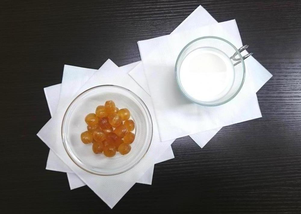 ハマりそう Snsで話題ののど飴ティー 作ってみたらコンビニの人気ドリンクみたいになった