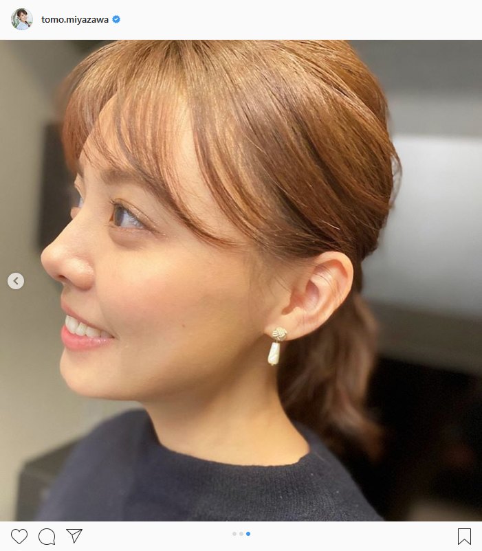 フジ宮澤智アナ 後輩との密着shotが大反響 愛の強さ 視線が熱い ザテレビジョン Line News