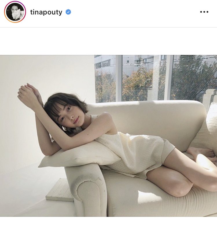 玉城ティナ 純白ニットで ツヤツヤ美脚 を大胆披露 天使がいる 色っぽい ザテレビジョン Line News