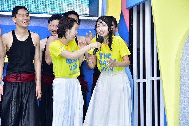 山崎夕貴アナら女子アナがびしょ濡れに 藤本万梨乃アナ アナウンサーの仕事って大変 とぽつり ザテレビジョン Line News