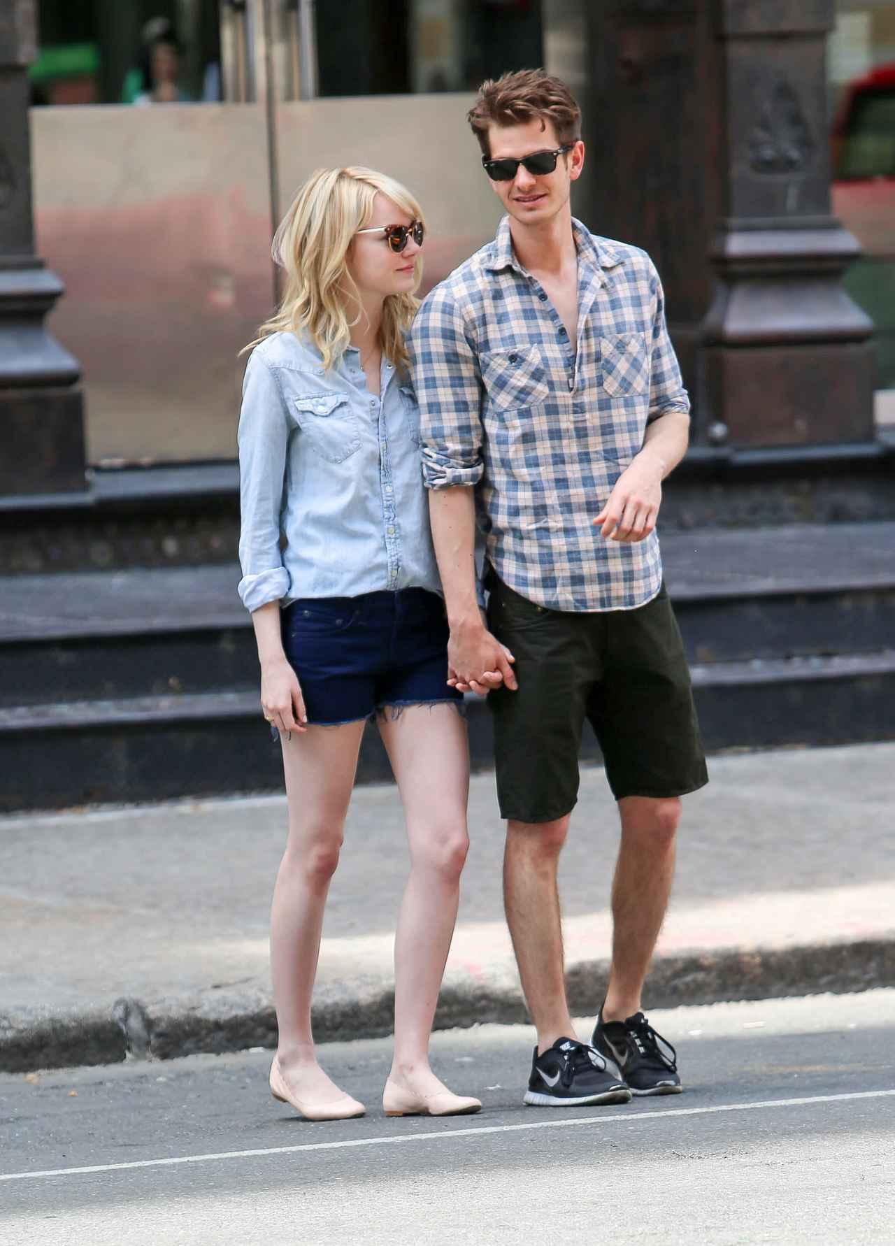 アンドリュー・ガーフィールドに新恋人、マーベル女優と熱烈キス(フロントロウ)