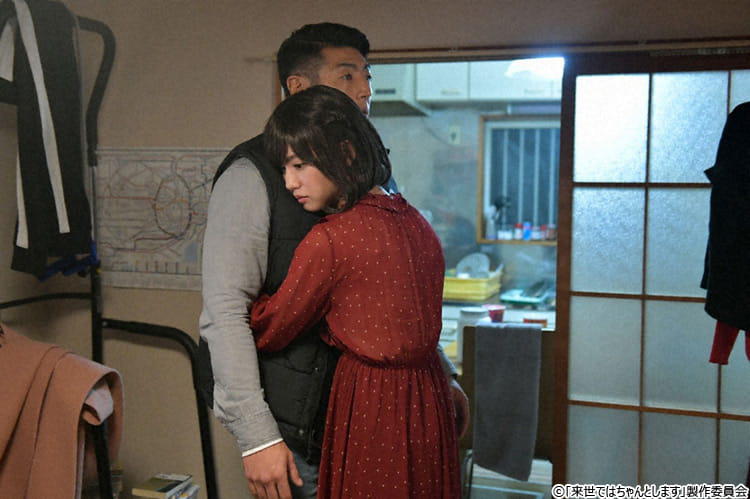 マッチングアプリで出会った美女はまさかの 自宅で抱きつかれた男は