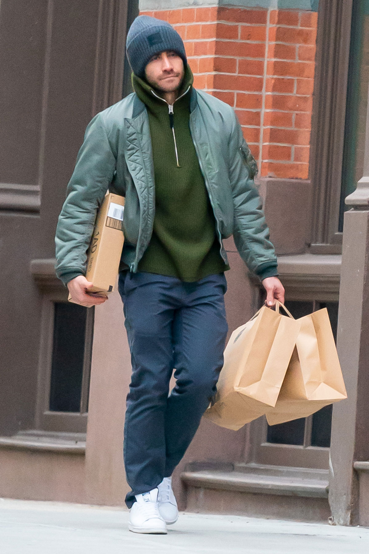 実はネイビー合わせが必須 カーキを大人らしく魅せる極意とは Safari Online Line News