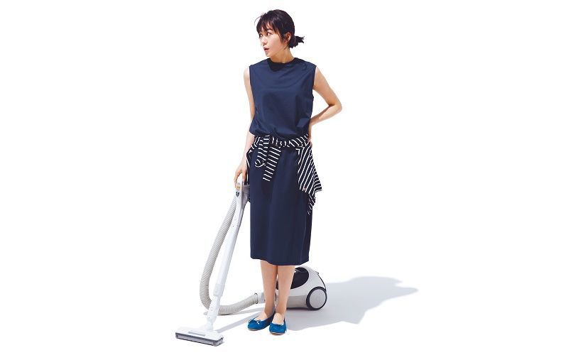 ネイビーワンピースコーデ6選 30代40代女性ファッション Domani