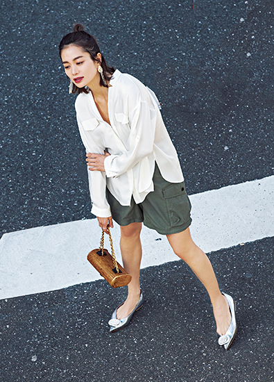 あるある ないない 探検隊にならないカーキショーパンのおしゃれコーデ 教えます Domani