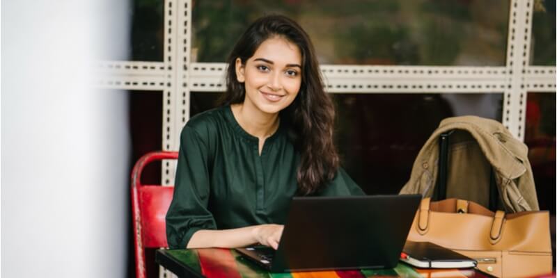 ビジネスの決意表明に便利 精進する の読み方や意味 使い方を解説 四字熟語 日々精進 から例文 類語 英語表現までご紹介 Oggi Line News