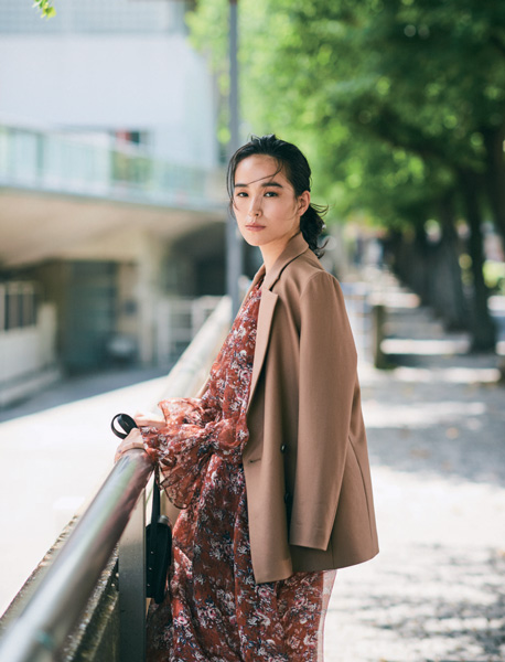 ワンピースコーデ25選 レディース おすすめのワンピース 黒ワンピース 花柄ワンピースのコーデ Oggi Line News