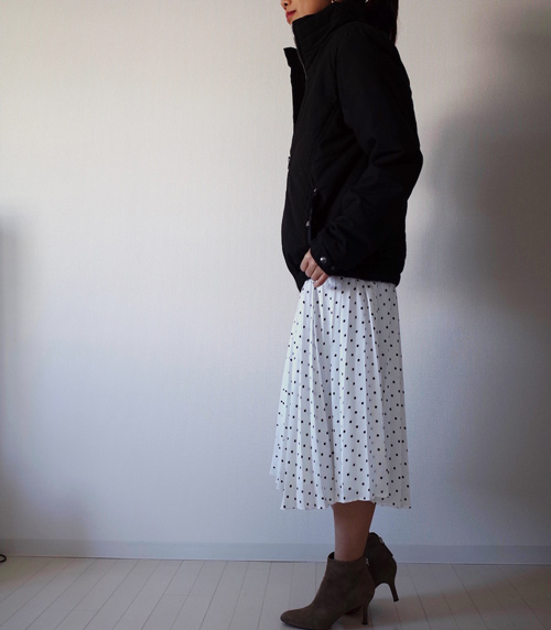 ブルゾンコーデ選 レディース 黒 グレー ネイビー ベージュのカラー別ブルゾンファッションをご紹介 Oggi Line News