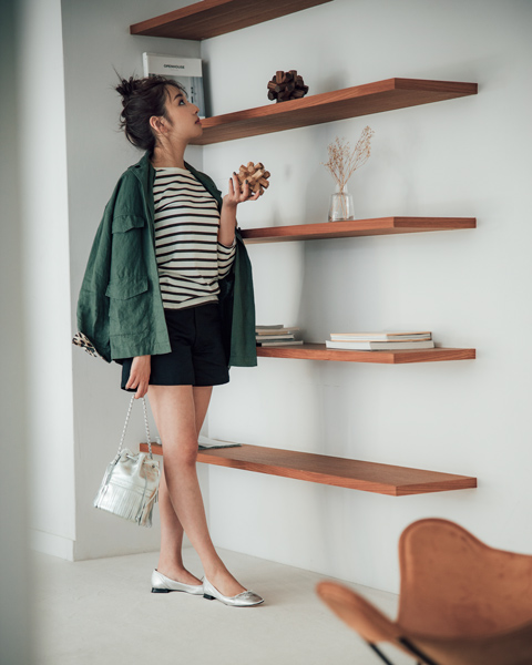 5 19のコーデ ショートパンツが軽やかな大人の休日スタイル 乃木坂46 新内眞衣の1か月コーデ Oggi Line News