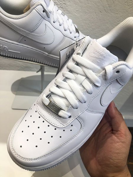 スニーカーマニア ヤスタケのsneaker Room 男子からも褒められる 女子が最初の1足買うならこれ Oggi Line News