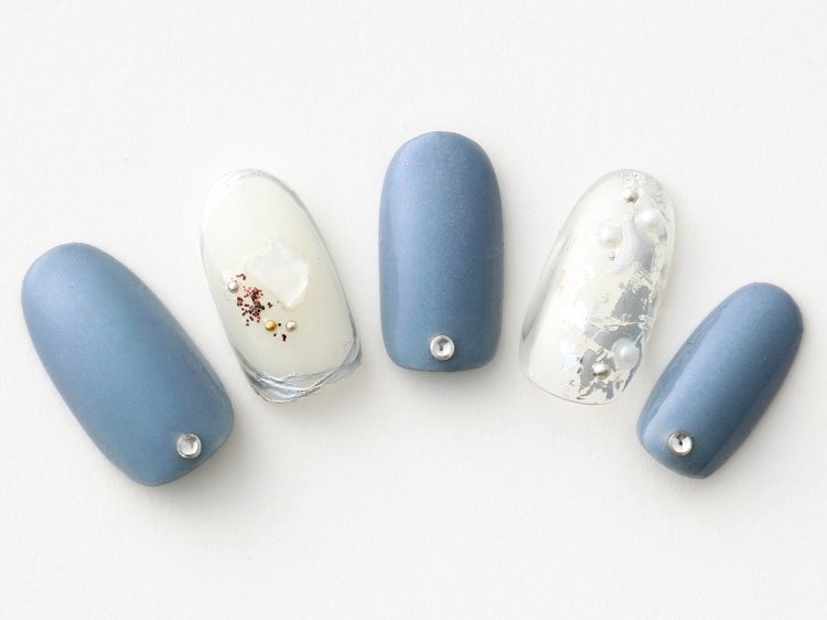 365日ネイル 大人な夏を楽しむ グレイッシュネイビー シルバーのしっとりクールネイル