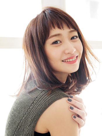 斜め前髪をいかした 切り方 と 12のヘアスタイル例 美的news