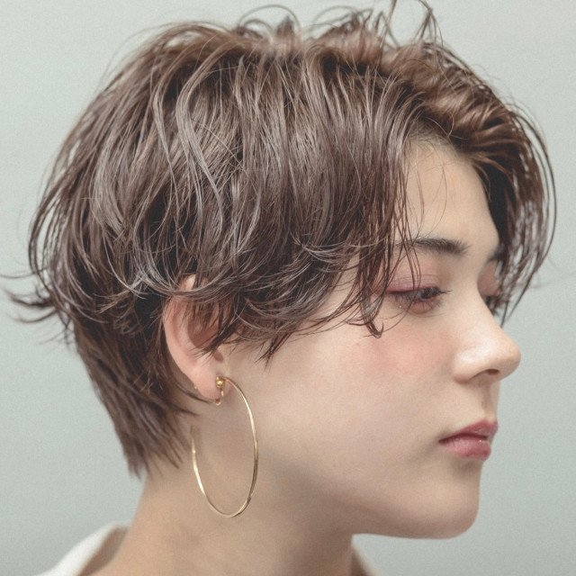 失敗しない くせ毛こそ似合う ショートヘアのコツは 18の髪型 美的news
