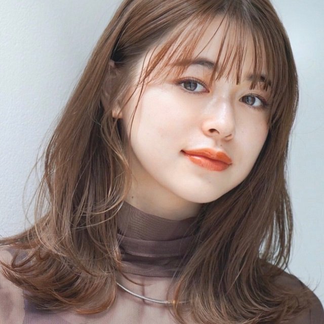 川口春奈さん風に近づく シースルーバング レイヤーミディ セミロング 髪型14選 美的news Line News