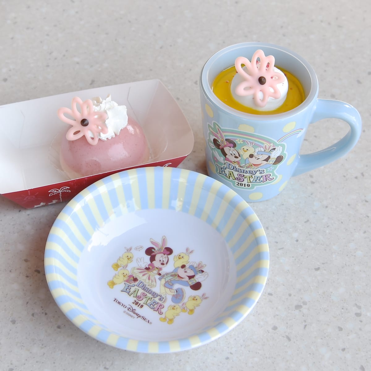 毎日使いたい うさピヨ グッズ 東京ディズニーシー ディズニー イースター19 スーベニア付きデザート Dtimes Line News