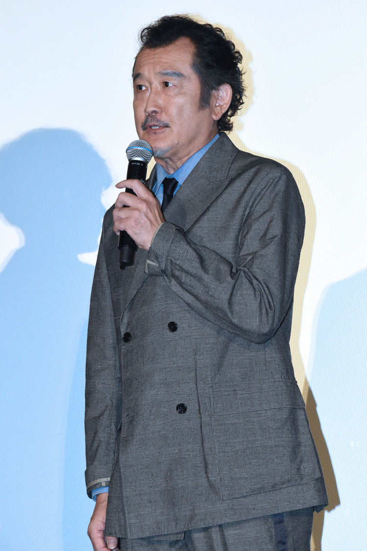 坂口健太郎 光のお父さん 感想をエゴサーチ 吉田鋼太郎の頻度は1日5回 映画ナタリー Line News