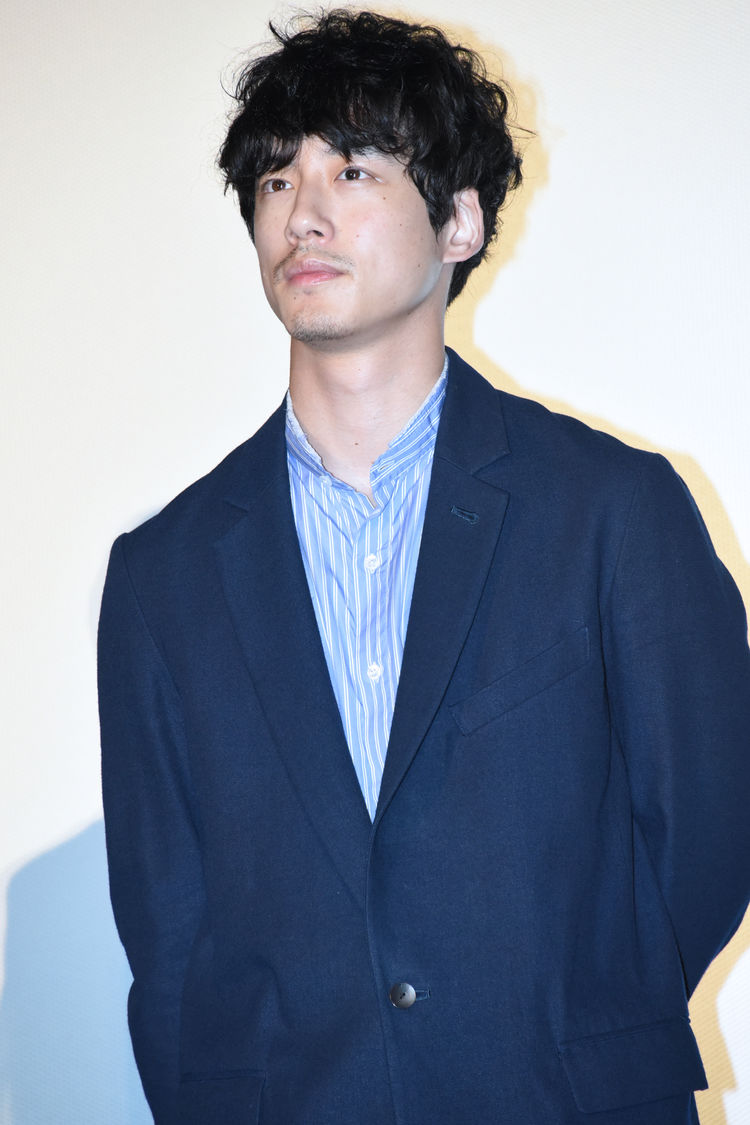 坂口健太郎 光のお父さん 感想をエゴサーチ 吉田鋼太郎の頻度は1日5回 映画ナタリー Line News