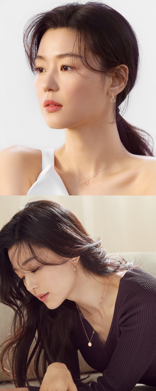 星から来たあなた 主演女優 チョン ジヒョンが見せた美しい首元 Photo スポーツソウル日本版 Line News 星から来たあなた 主演女優 チョン ジヒョンが見せた美しい首元 Photo スポーツソウル日本版 Line News