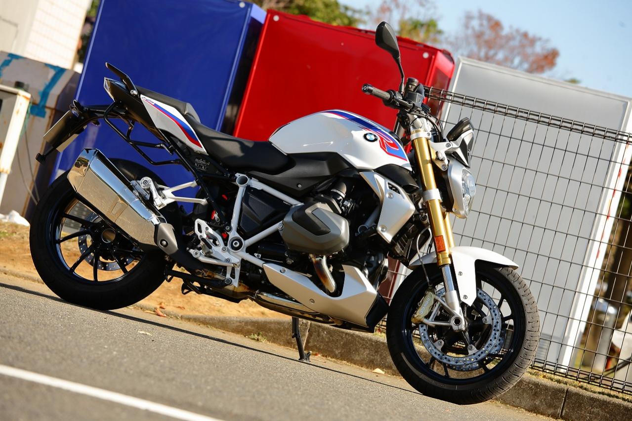 BMW R1250R 純正ローシートR1200R RSにも適応 BMW純正］R1200R/RS R1250R/RSフロントローシート BMW R1200 R