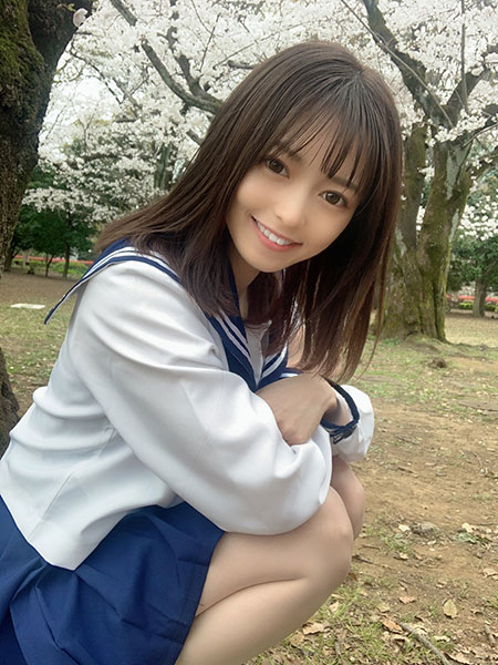 elsy（エルシー）、新井椎夏のインスタ写真が「可愛すぎる」「美少女」と話題に！（WWSチャンネル）