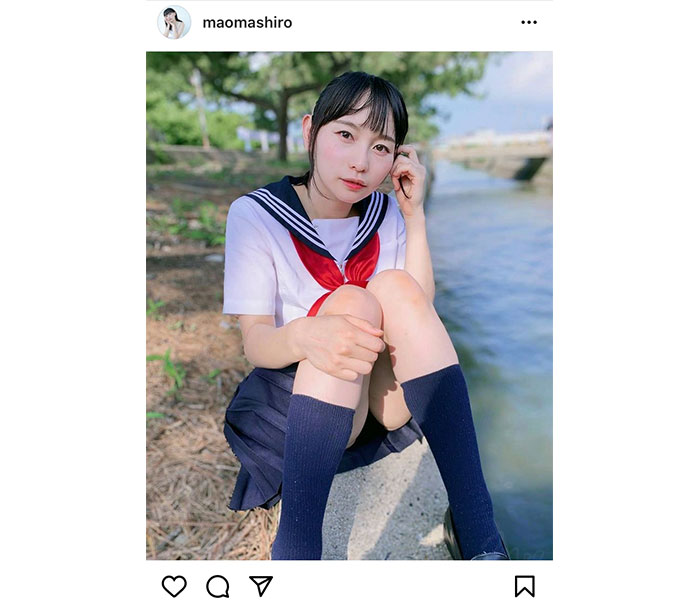セーラー服　下着姿 