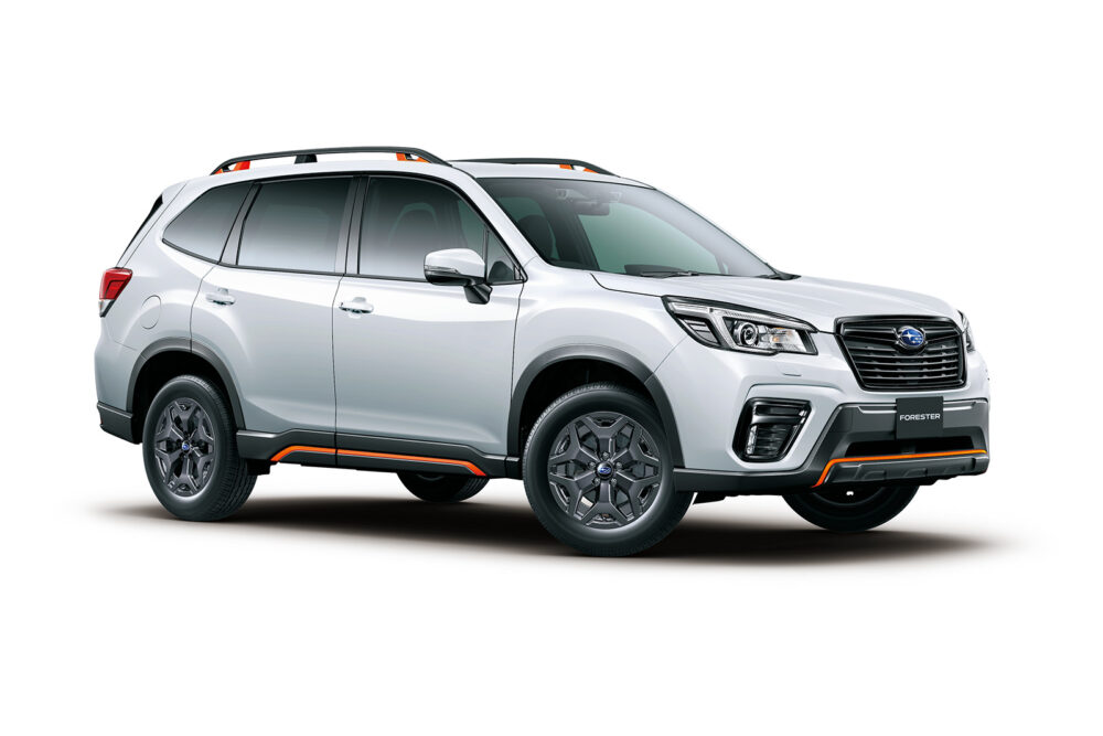 トヨタ新型ハリアーvsスバル フォレスター Suvライバル車比較 Moby モビー Line News