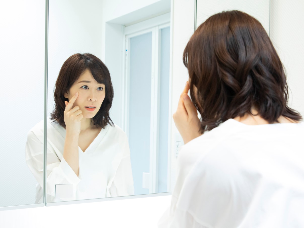 悩ましい青クマ対処法 コンシーラーで解決