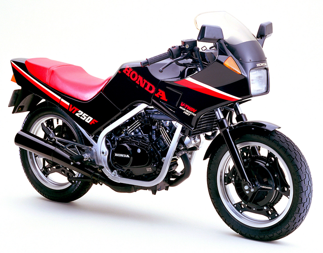 ホンダ　HONDA VT250Z 純正タンク　ジャンク品 VT250FE 純正ガソリンタンク MC08 ホンダ VT250Z 社外