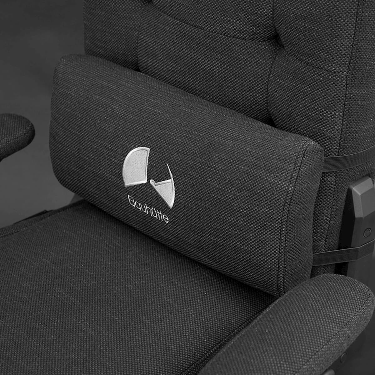 ローテーブル派必見のふかふかクッションのゲーミング座椅子！「Bauhutte Gaming Floor Sofa Chair GX350」発表！（Saiga NAK）