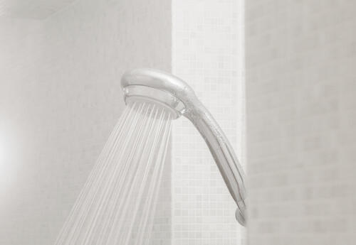 シャワーだけより湯船に浸かったほうが安上がり お風呂の水道代の節約方法とは オリーブオイルをひとまわしニュース