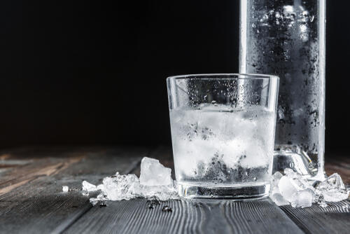 そのカロリー なんとビールの１００倍以上 高カロリーすぎるお酒の意外な正体とは オリーブオイルをひとまわしニュース