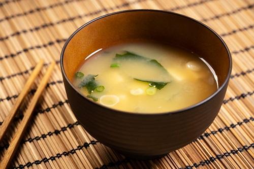 とろろ昆布は食べすぎ厳禁 とろろ昆布 味噌汁 が手軽なのにウマすぎる オリーブオイルをひとまわしニュース Line News