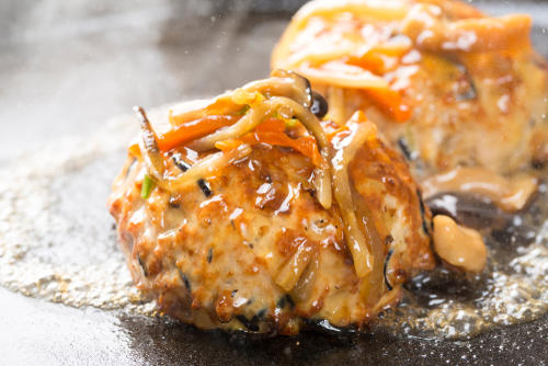 ダイエットの鉄板メニュー 豆腐ハンバーグをさらにカロリーオフするワザとは オリーブオイルをひとまわしニュース