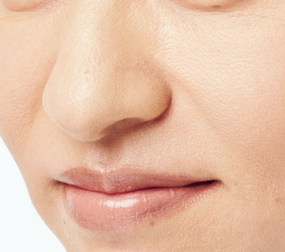 毛穴道 開き毛穴をつるんとカバー Ayaさん直伝の毛穴レスメイク Voce Line News