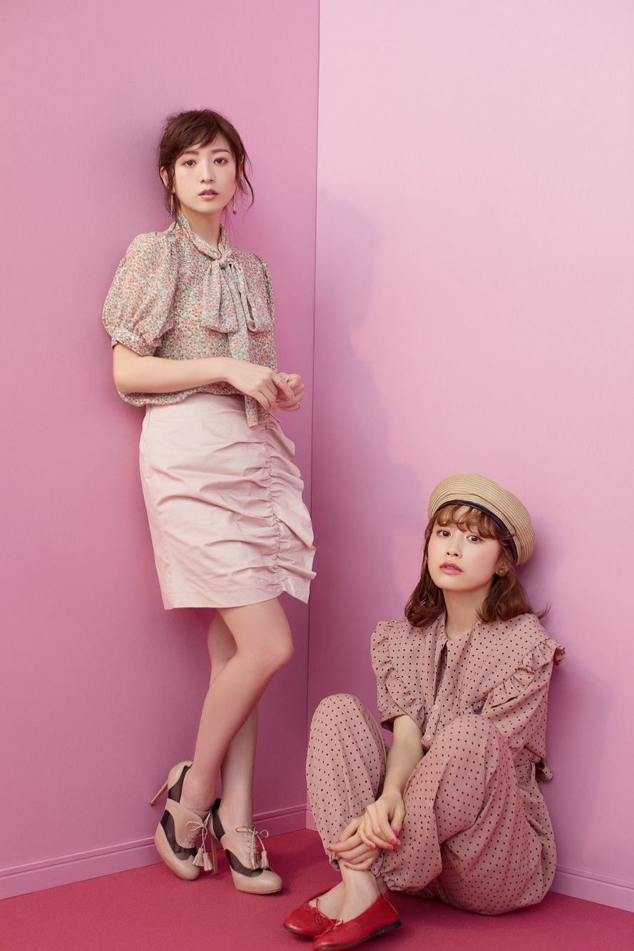 伊藤千晃×高橋愛×ウィゴー、トリプルコラボアイテムが発売（fashionsnap） 